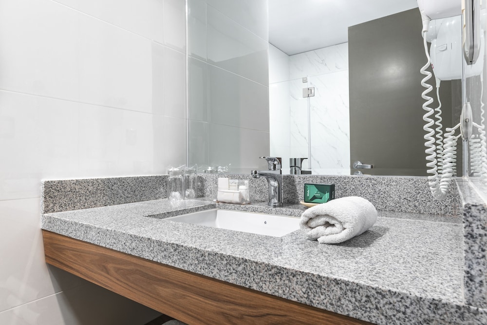 DEL PRADO HOTEL 23/48