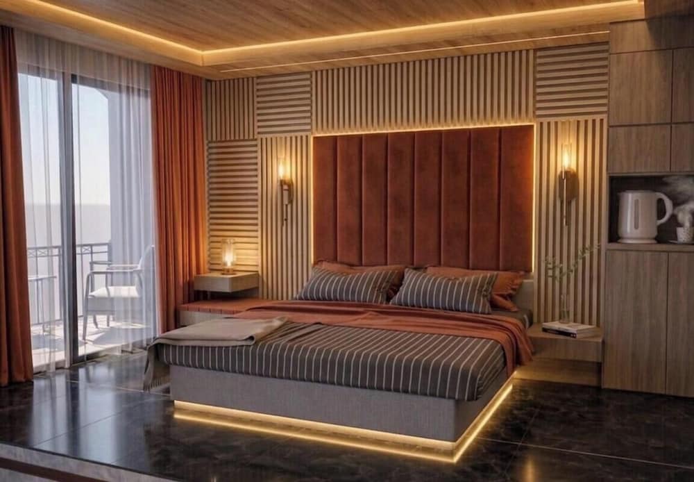DELUXE, BUNGALOW