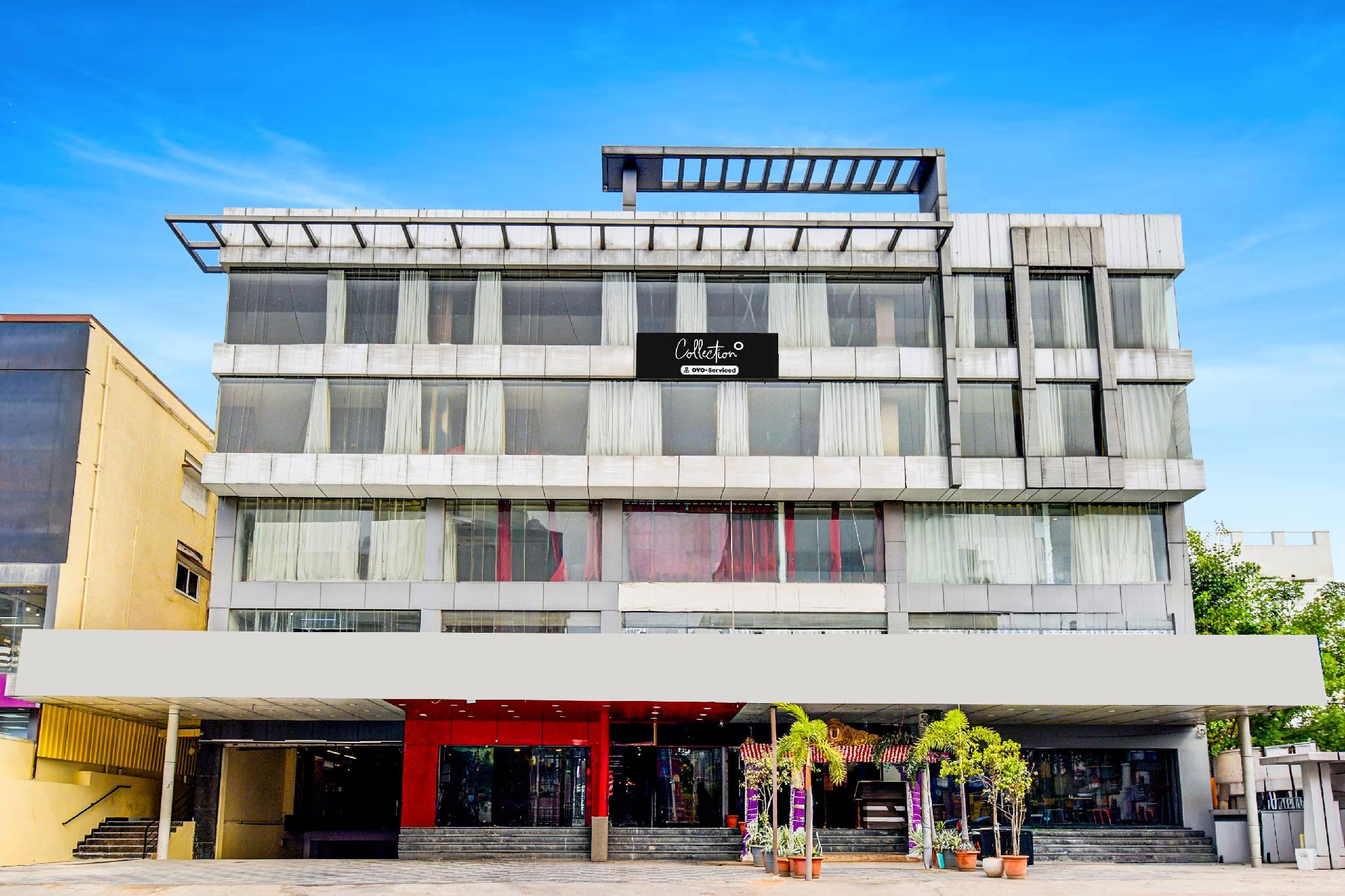 Oyo 10225 Hotel Sree Chandana 3/50