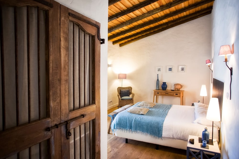 Room, Single, Double Bed