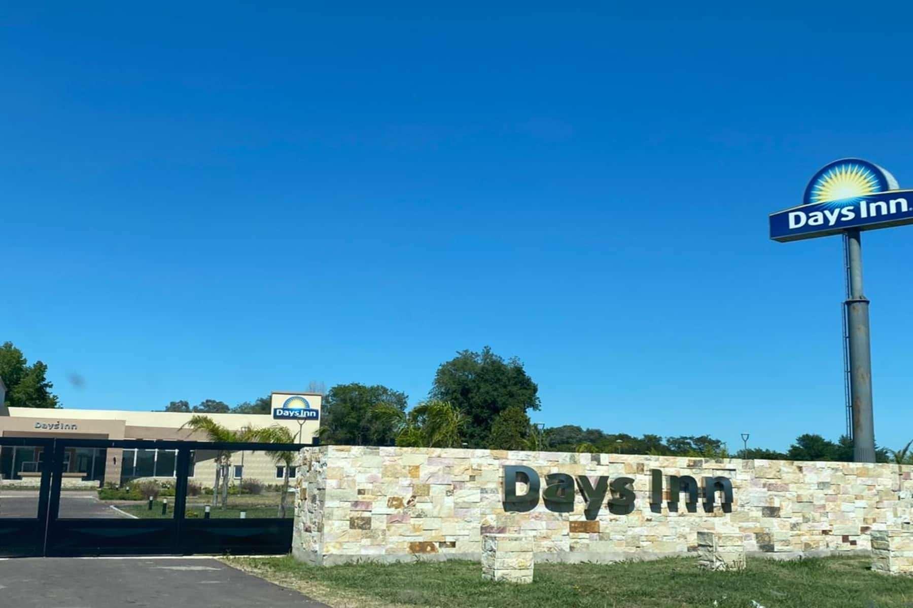 Days Inn by Wyndham Zarate 22/32