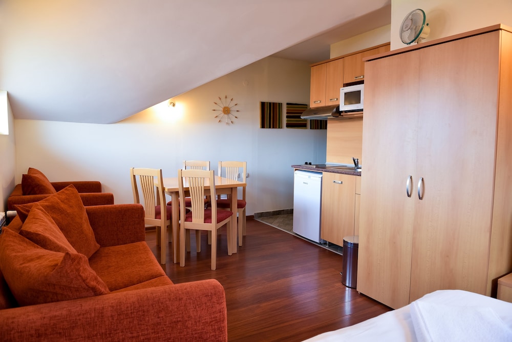 Bojur & Bojurland Apartment Complex 33/50