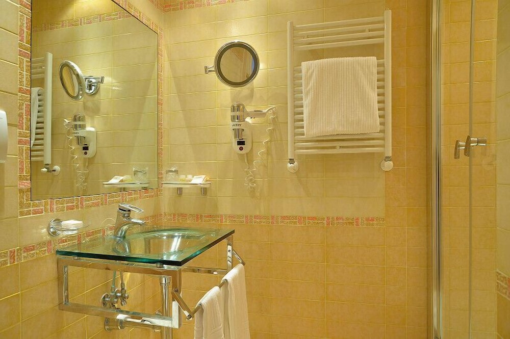 Homs Hotel 35/35