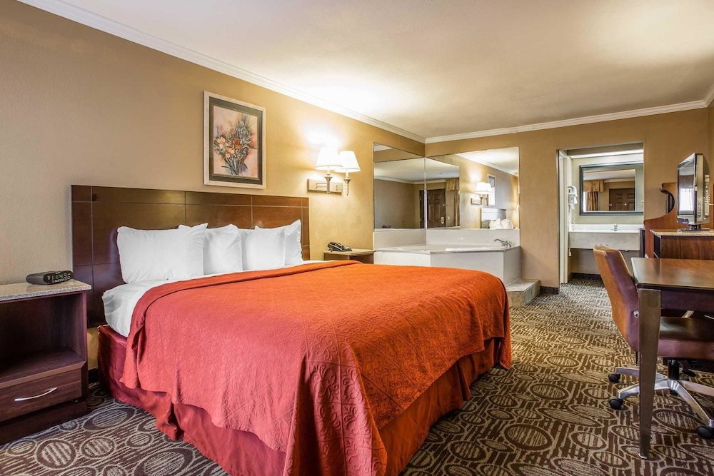 Quality Inn and Suites Ft Jackson Maingate 11/35