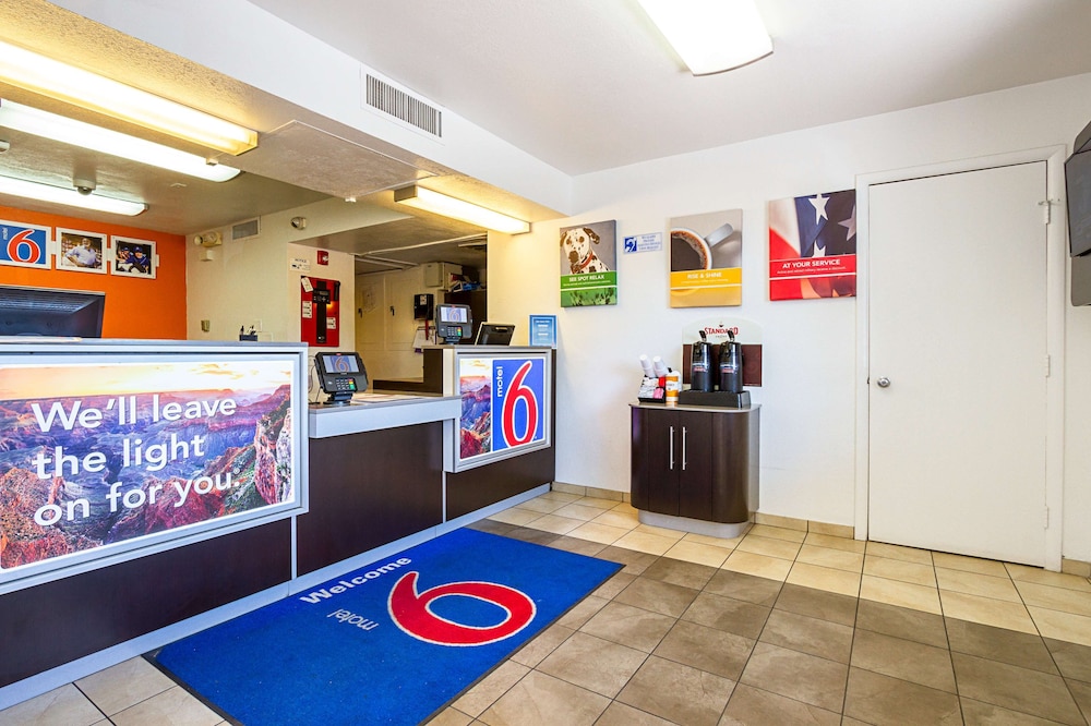 Motel6 Mesa, AZ - North 21/53