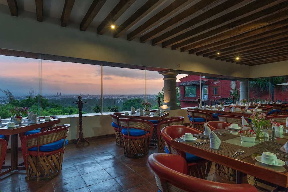 Villa San Jose Hotel And Suites 33/50