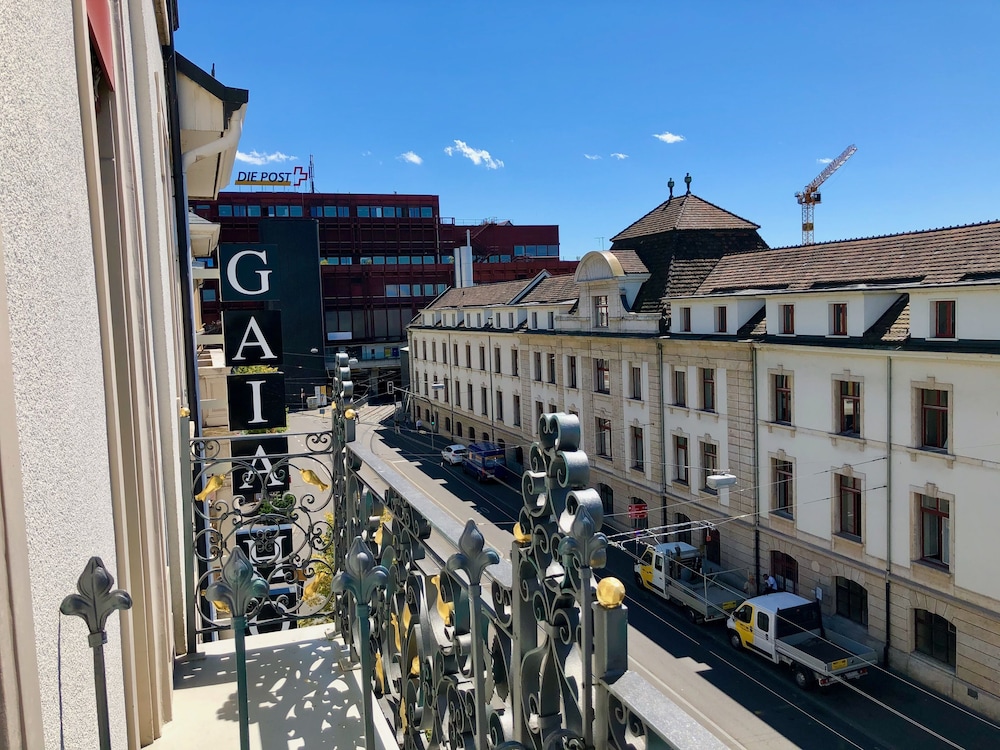 Gaia Hotel 72/75