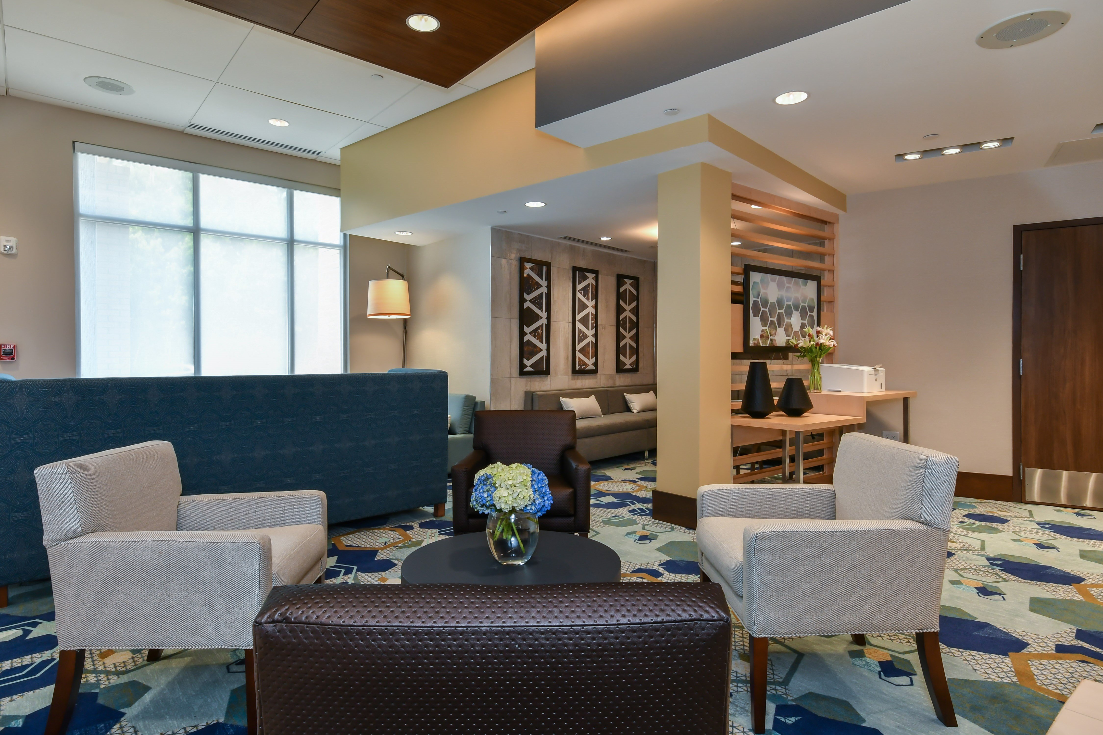 Holiday Inn Express & Suites Charlotte Ballantyne 26/46