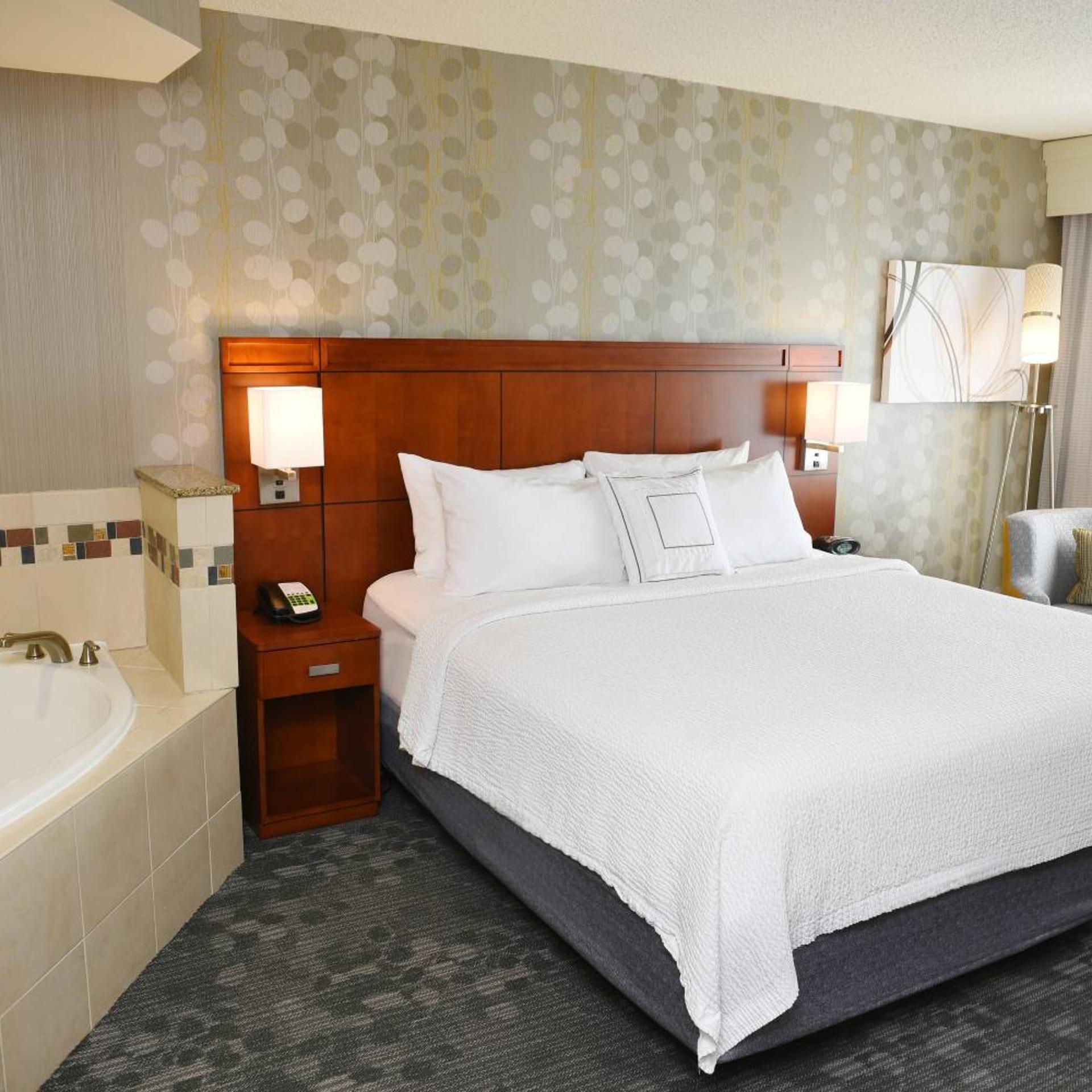 Specialty, King Bed, Bathtub