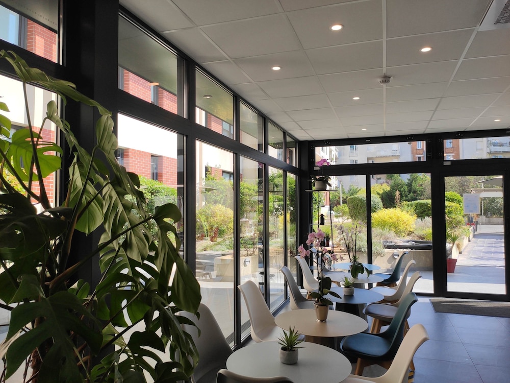 Novotel Suites Paris Montreuil Vincennes 39/75