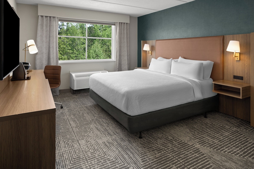 Standard, King Bed, Accessible, Holiday Inn South Kingstown (Newport Area) 4/10