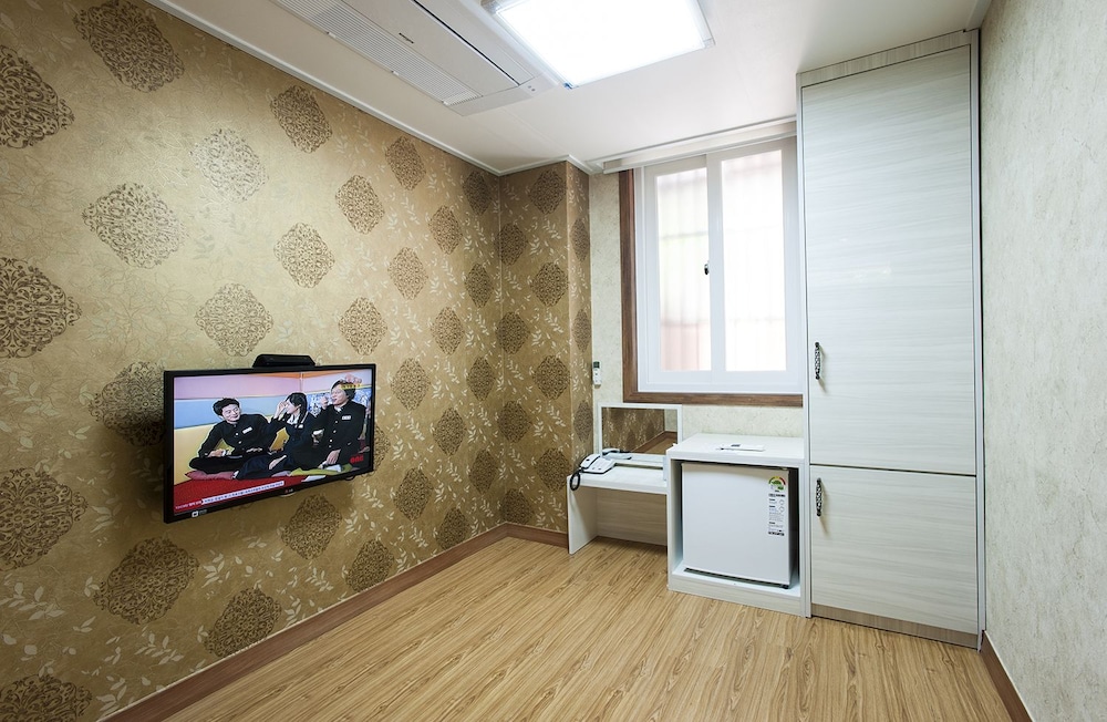 Myeongdong Eco House 8/22