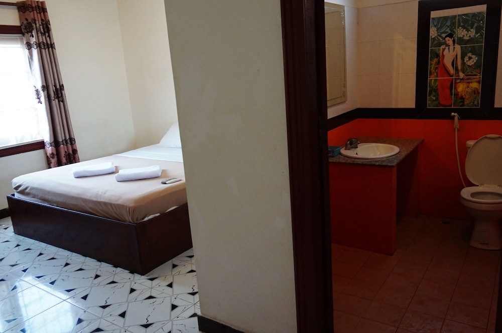 Khamsaner Hotel 6/30