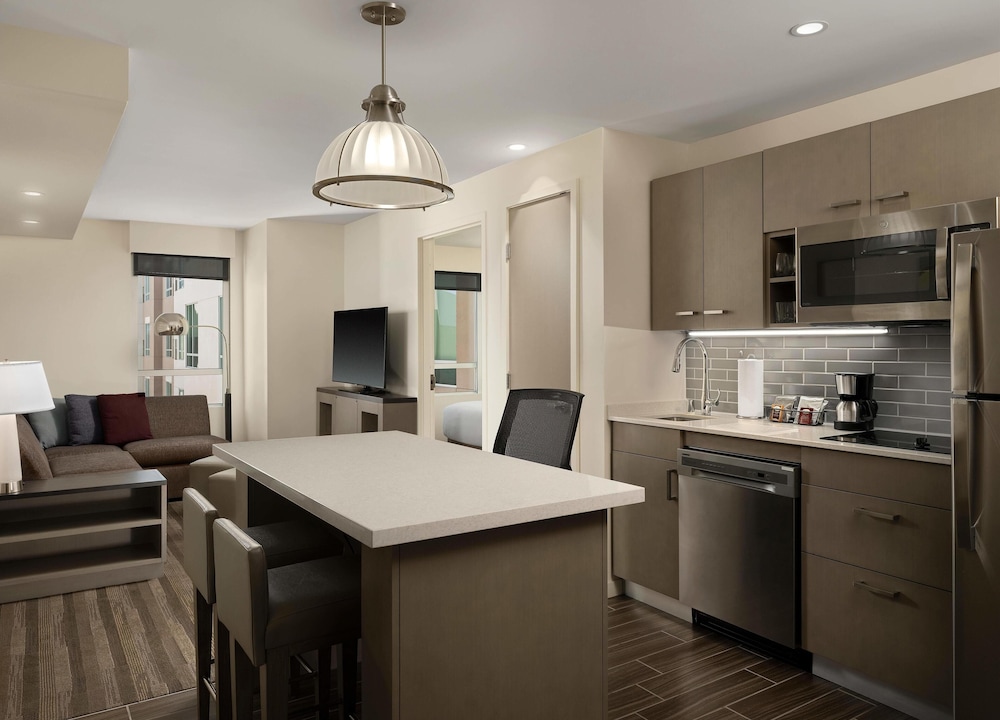 Hyatt House LA University Medical Center 24/48