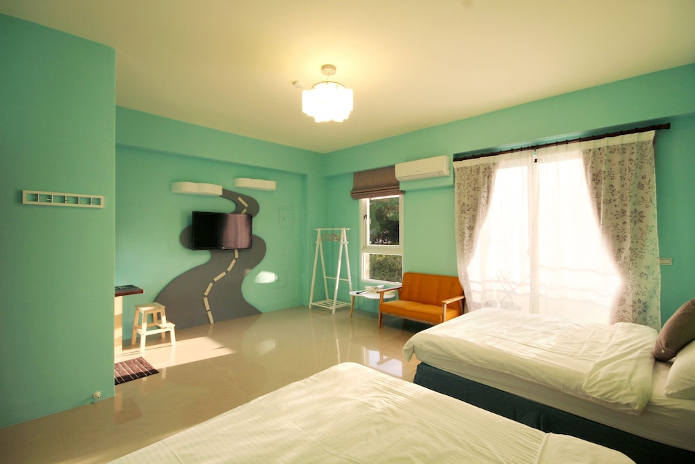 I'm Here B&amp;B 26/47