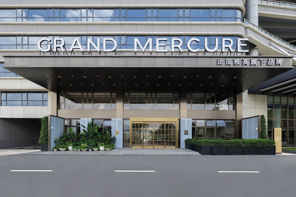 Mercure Guangzhou Baiyun International Airport 1/44
