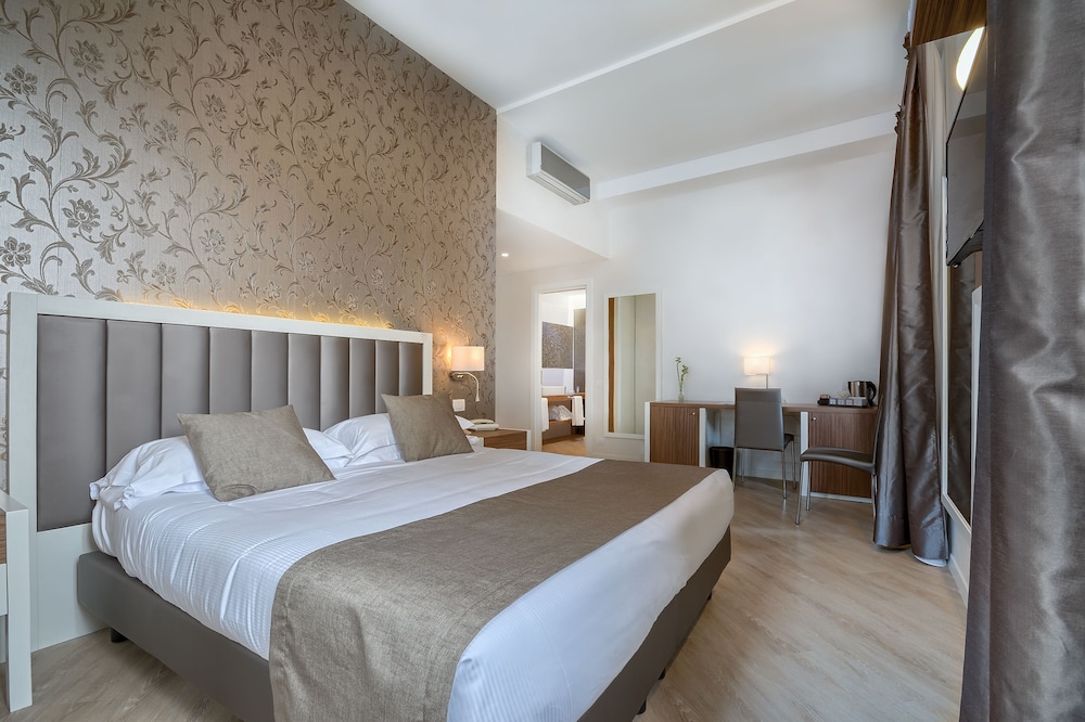 Hotel Monte Rosa 3/30