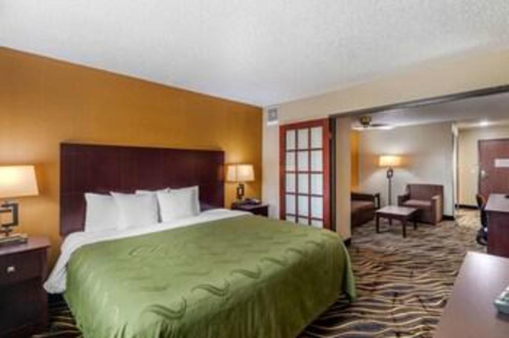 جناح بغرفة نوم واحدة، Quality Suites Addison-Dallas 3/7