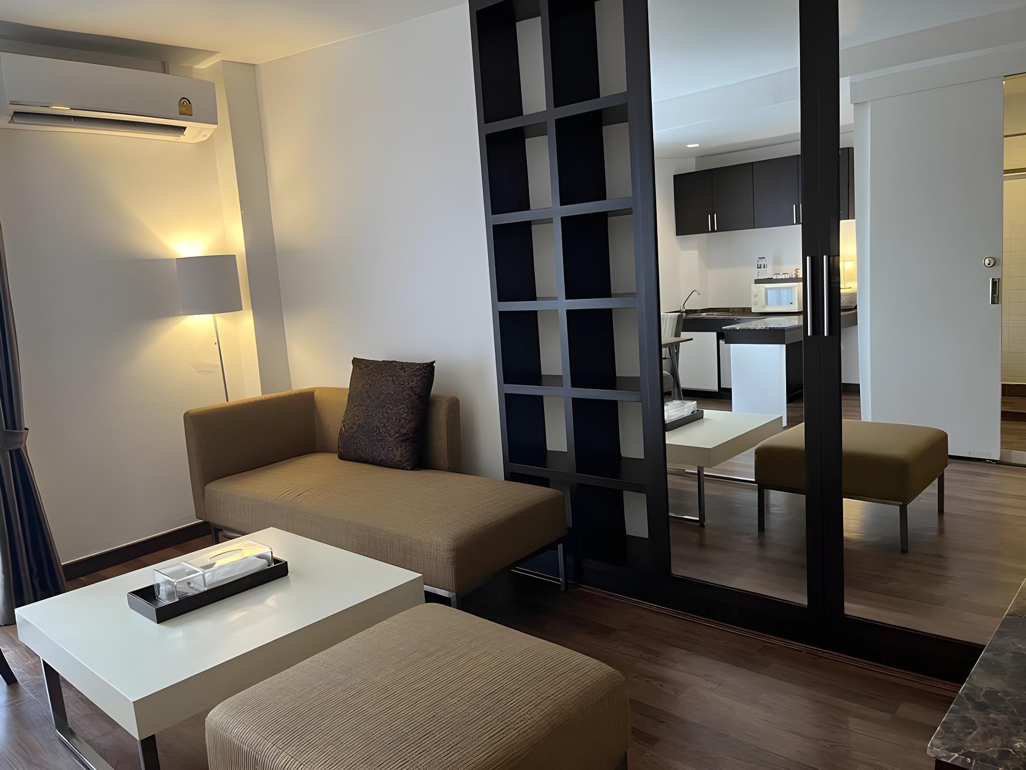 2 Bedrooms, Executive, Corner
