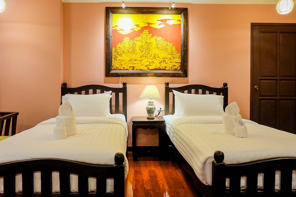 Siri Heritage Bangkok Hotel 50/71
