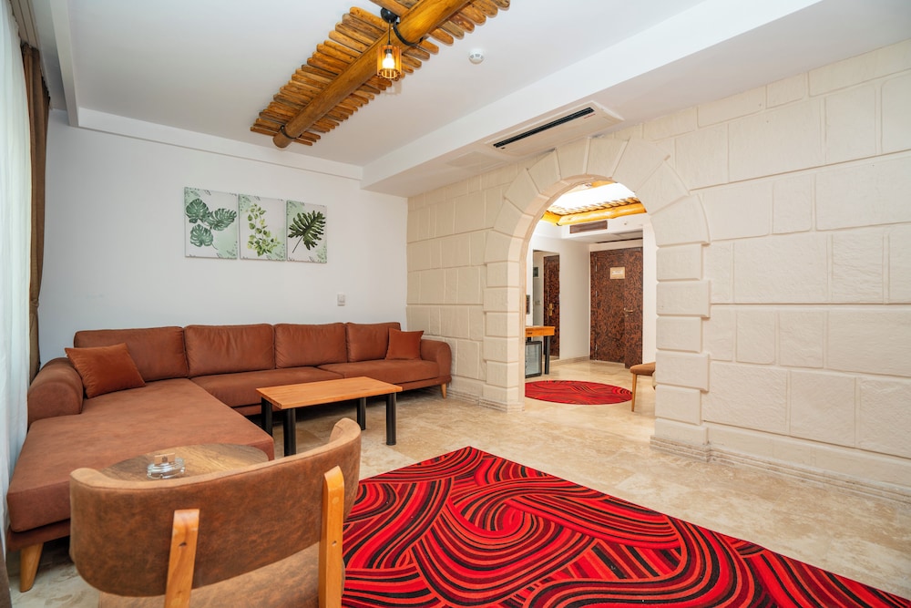 Pasha Palace Hotel 60/70