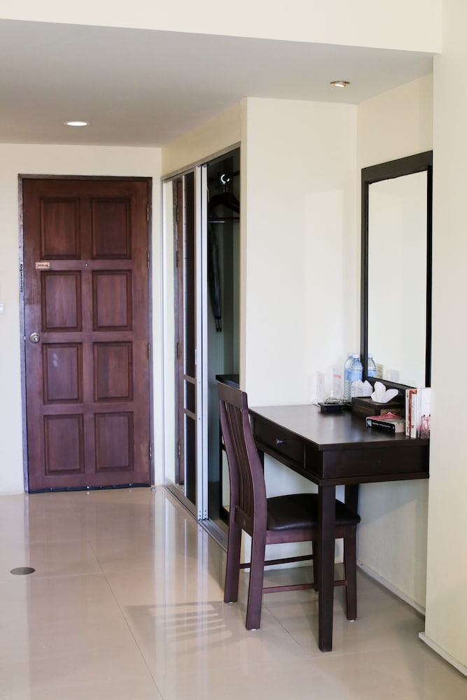 LAMAI BURI RESORT 35/50