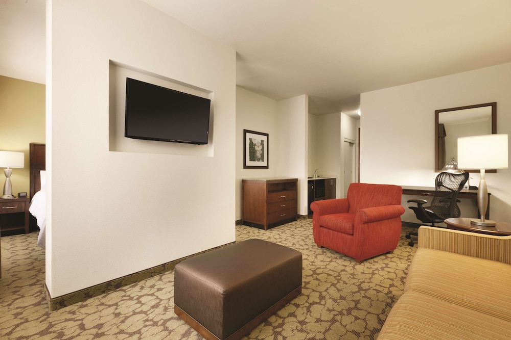 Hilton Garden Inn Rochester Downtown NY 43/66