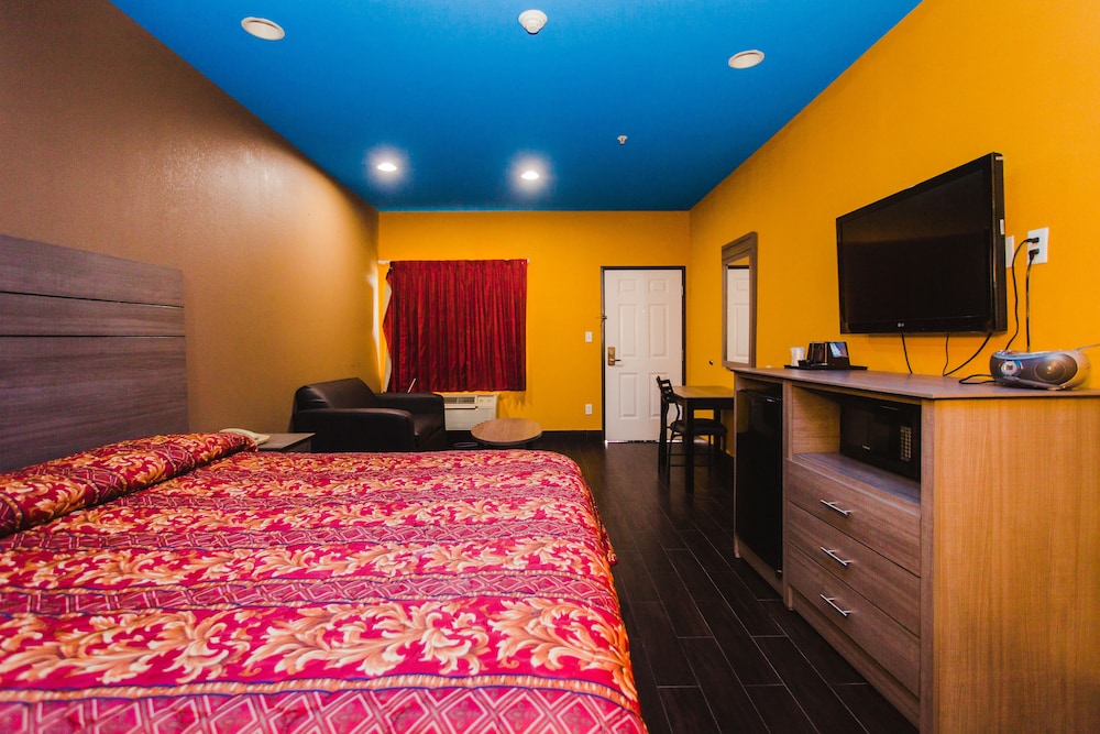 Moonlight Suites 25/65