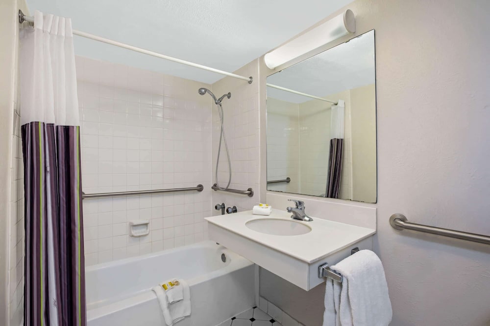 La Quinta Inn El Paso East Lomaland 13/42
