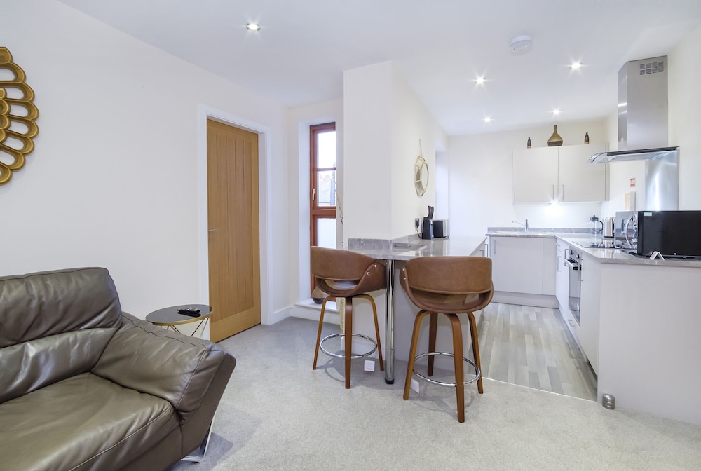 Reubens Court and City Apartments 17/33