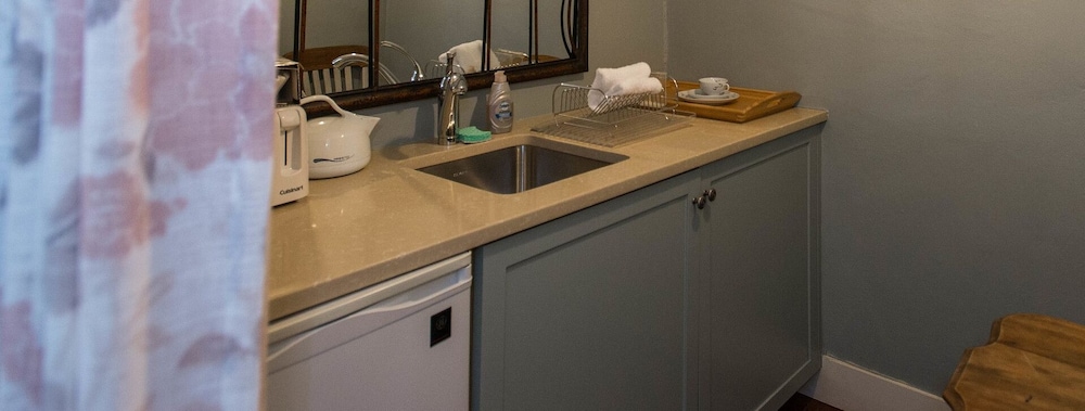 Incentra Village Guest House 26/50