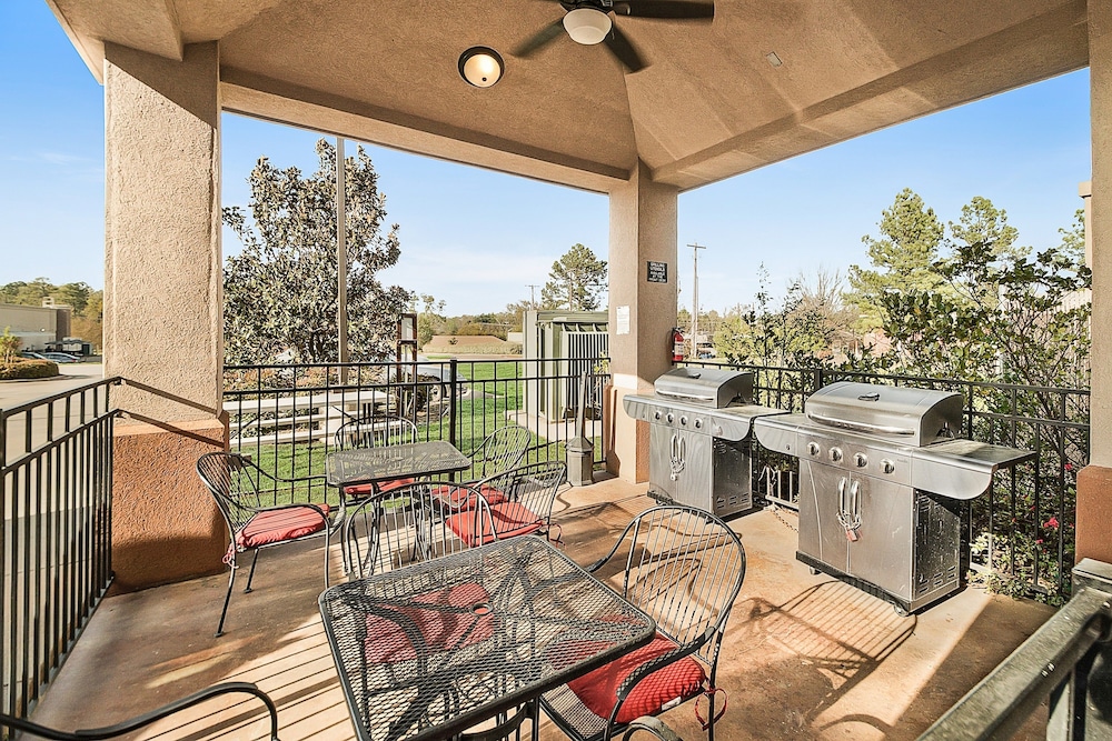 Candlewood Suites Longview 15/23