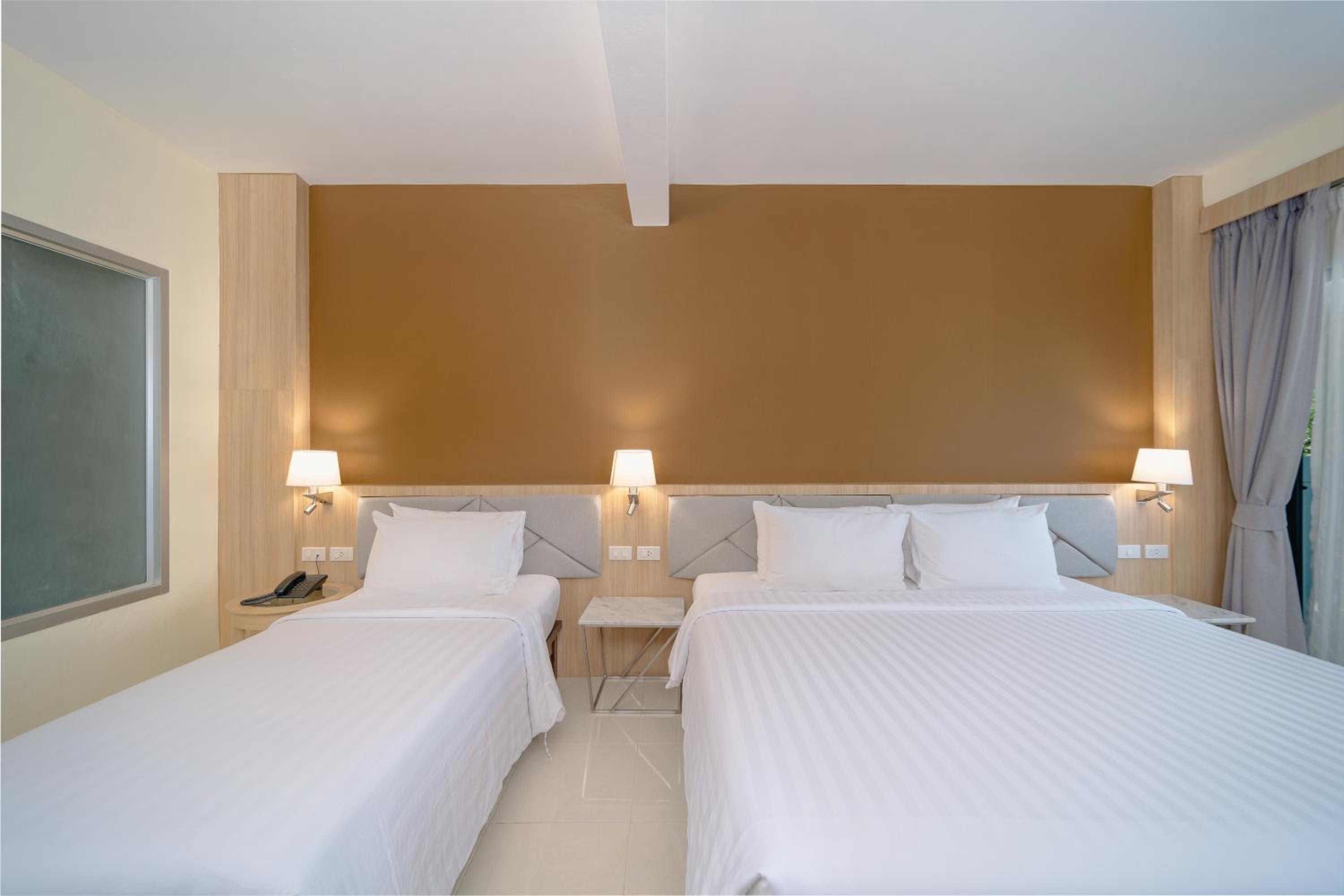 غرفة ثلاثية بشرفة، Aonang Buri Resort 2/10