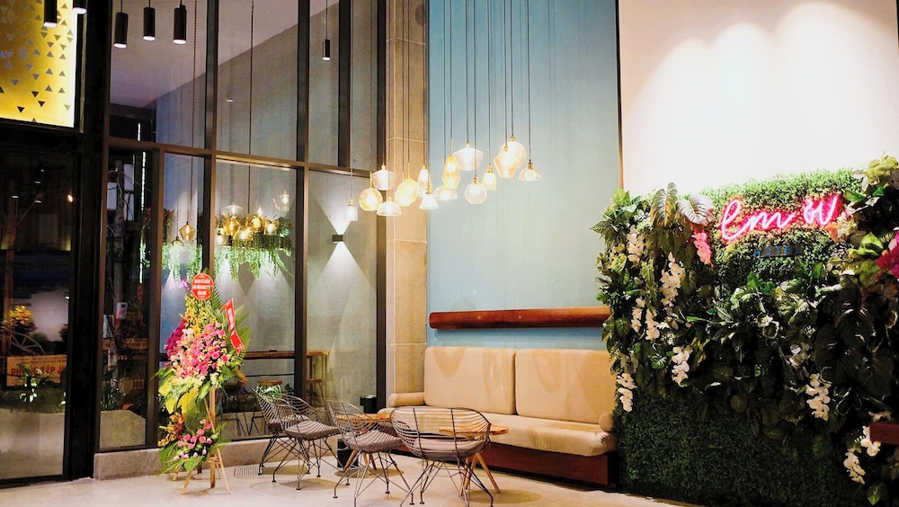 Em Oi Hotel 45/49