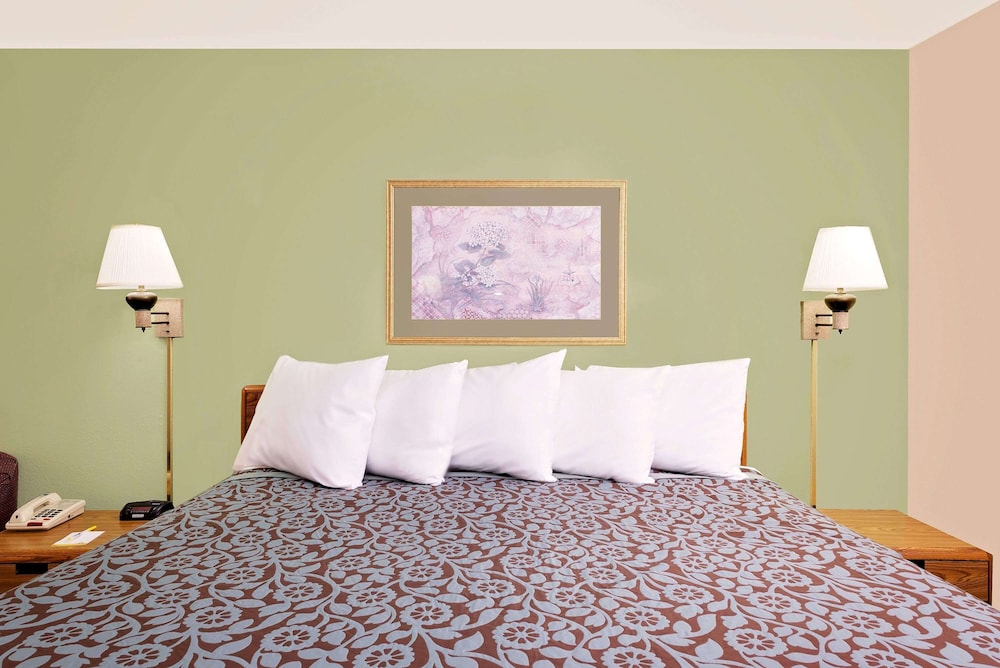 Days Inn by Wyndham Cleveland TN 11/30