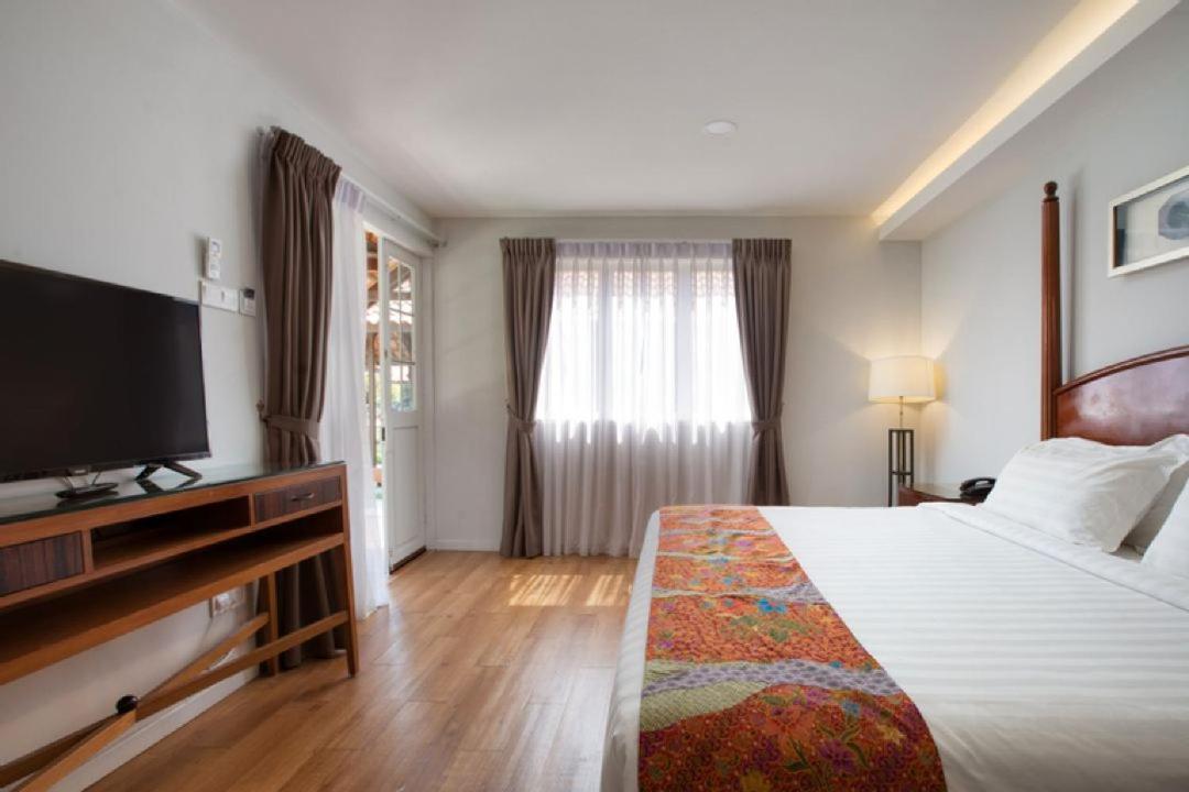 Beach Chalet (Seaview)
