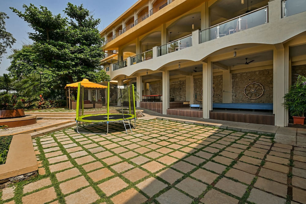Fariyas Resort Lonavla 76/77