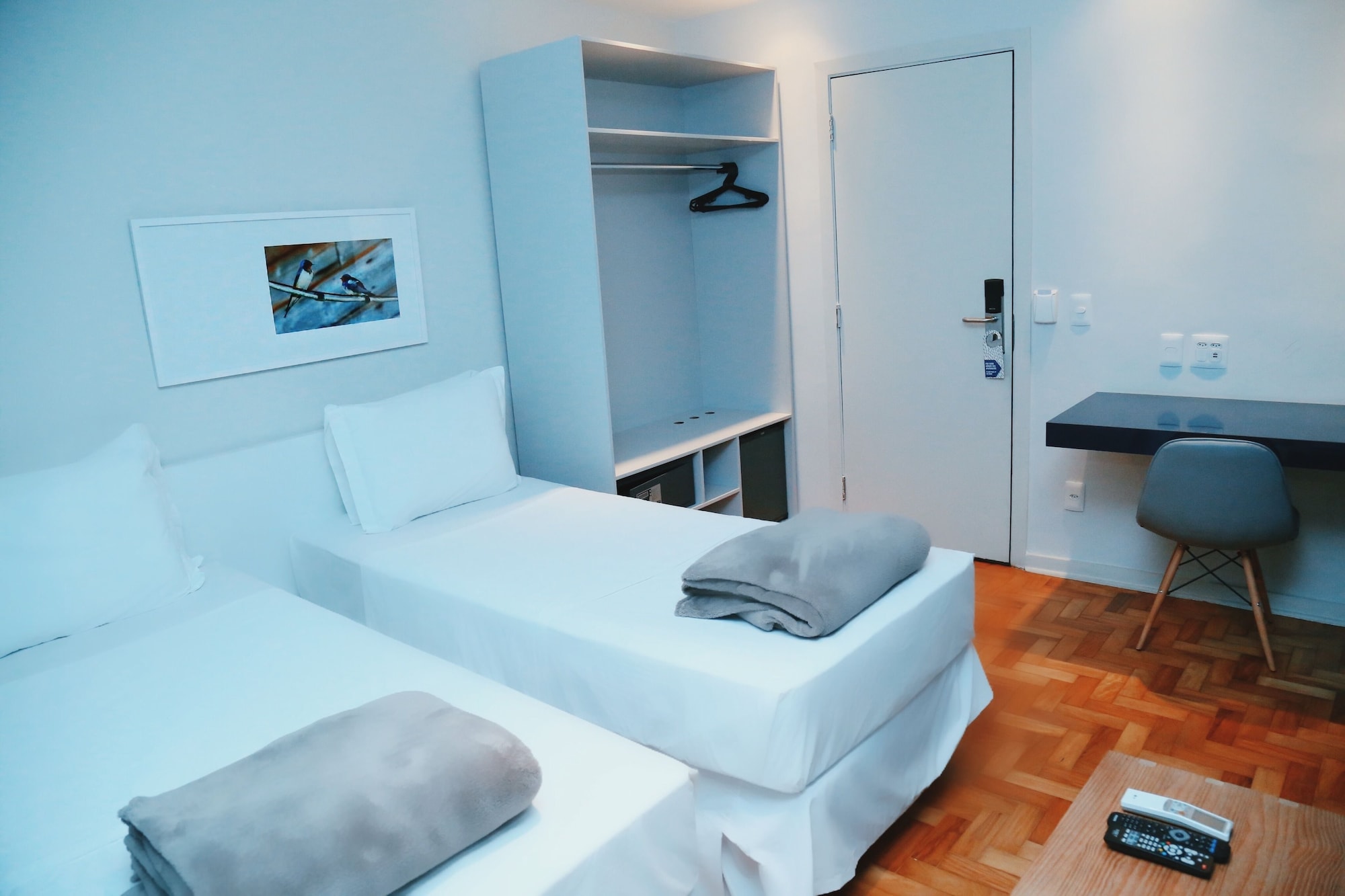 SUPERIOR, TWIN BEDS