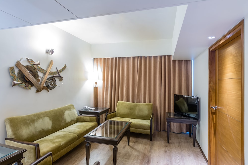 THE PRESIDENT A BOUTIQUE HOTEL 28/36