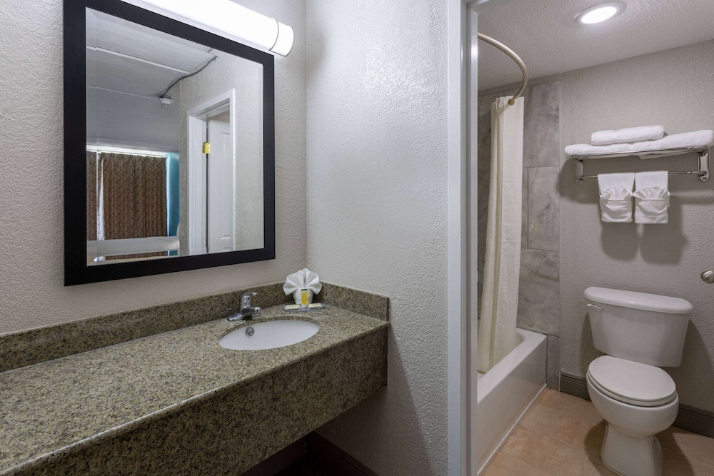 Travelodge by Wyndham Kingsland GA 55/61
