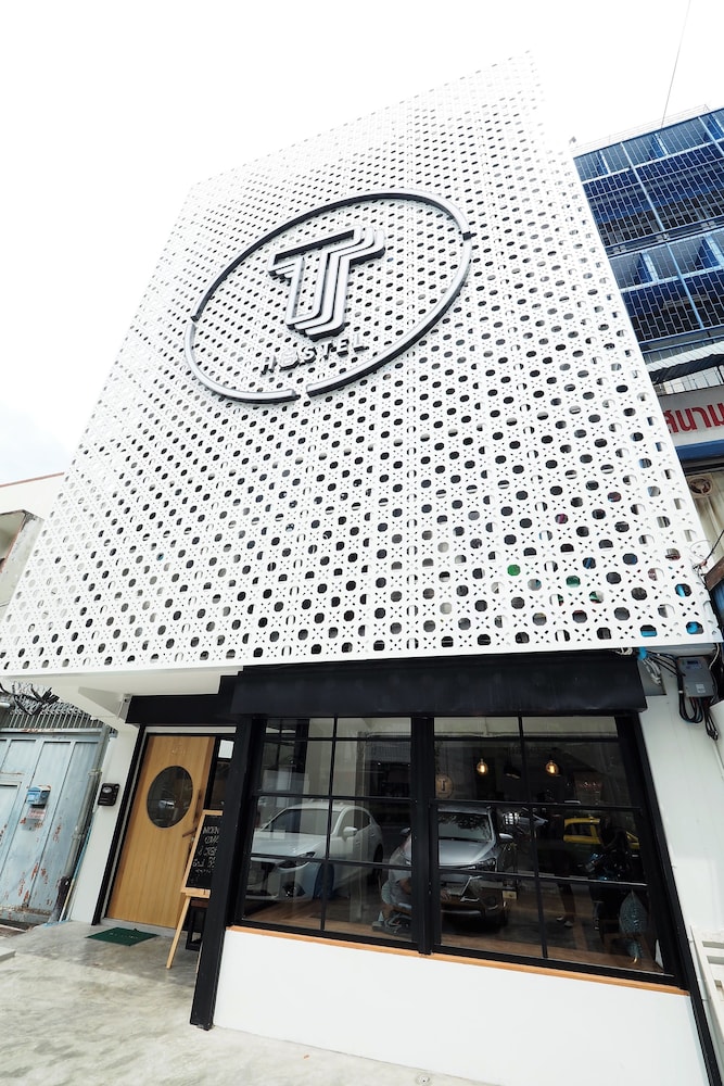 T Hostel at Victory Monument 1/46