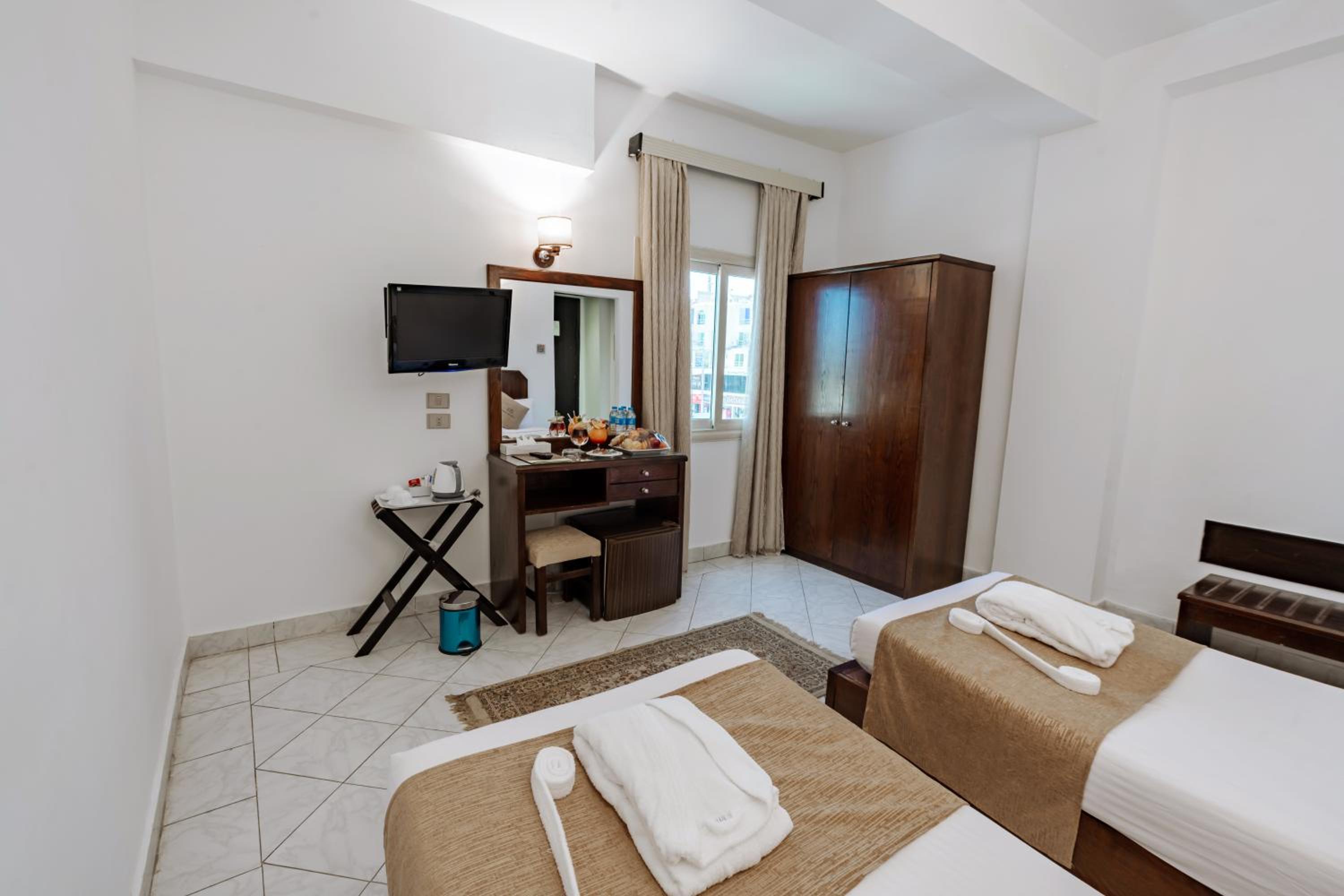 Budget, Twin Beds, No Balcony
