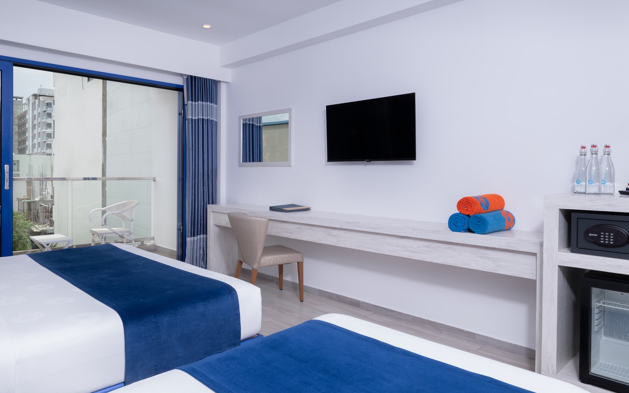 Deluxe Family Room with Balcony-Transfer Included، Kaani Palm Beach 3/6