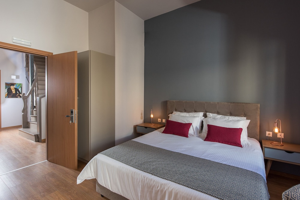 Bluebell Luxury Suites 19/42