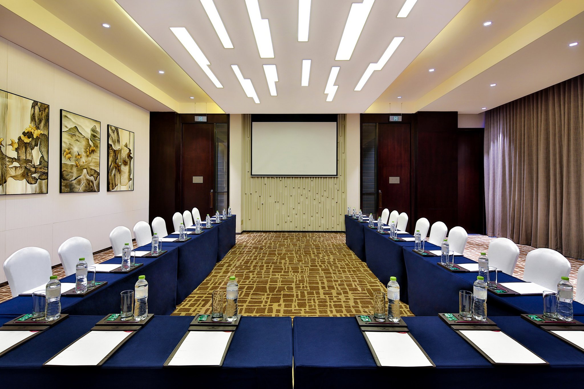 CROWNE PLAZA CHENGDU WENJIANG 48/60