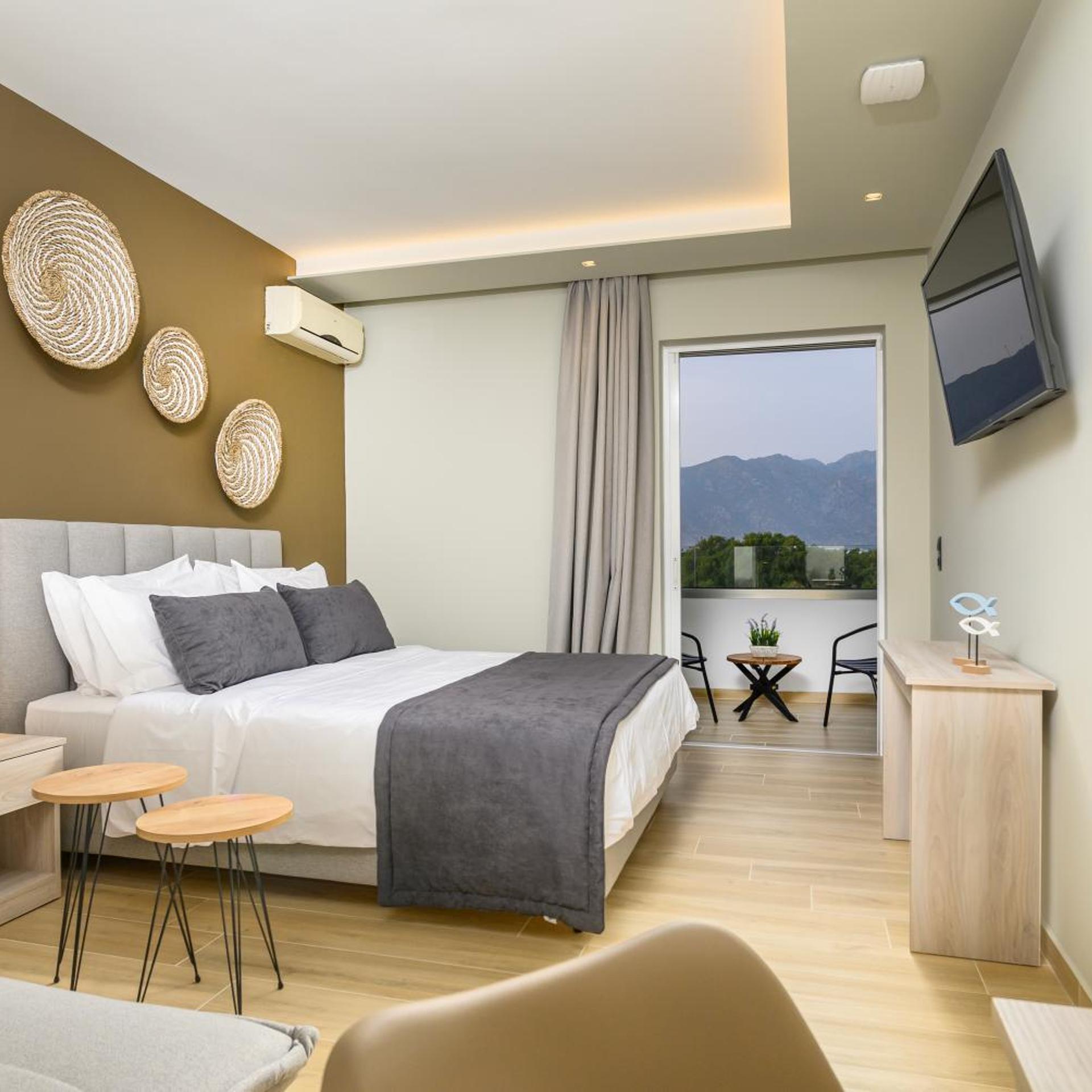 DELUXE, DOUBLE BED, SEA VIEW