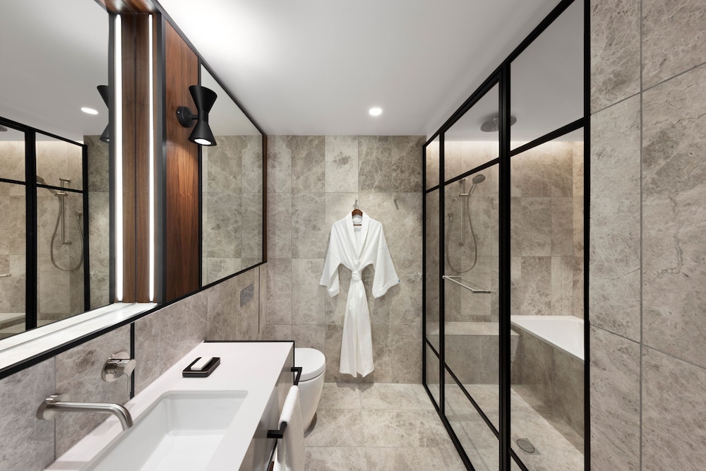 Le Meridien Melbourne 49/50