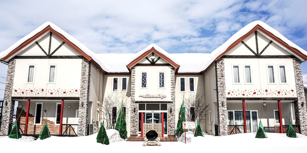 Petit Hotel Blaneneige 6/66