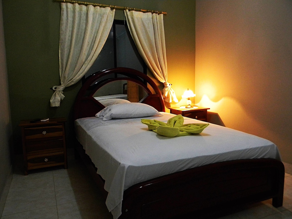 RIO GUAYAS HOTEL 11/30