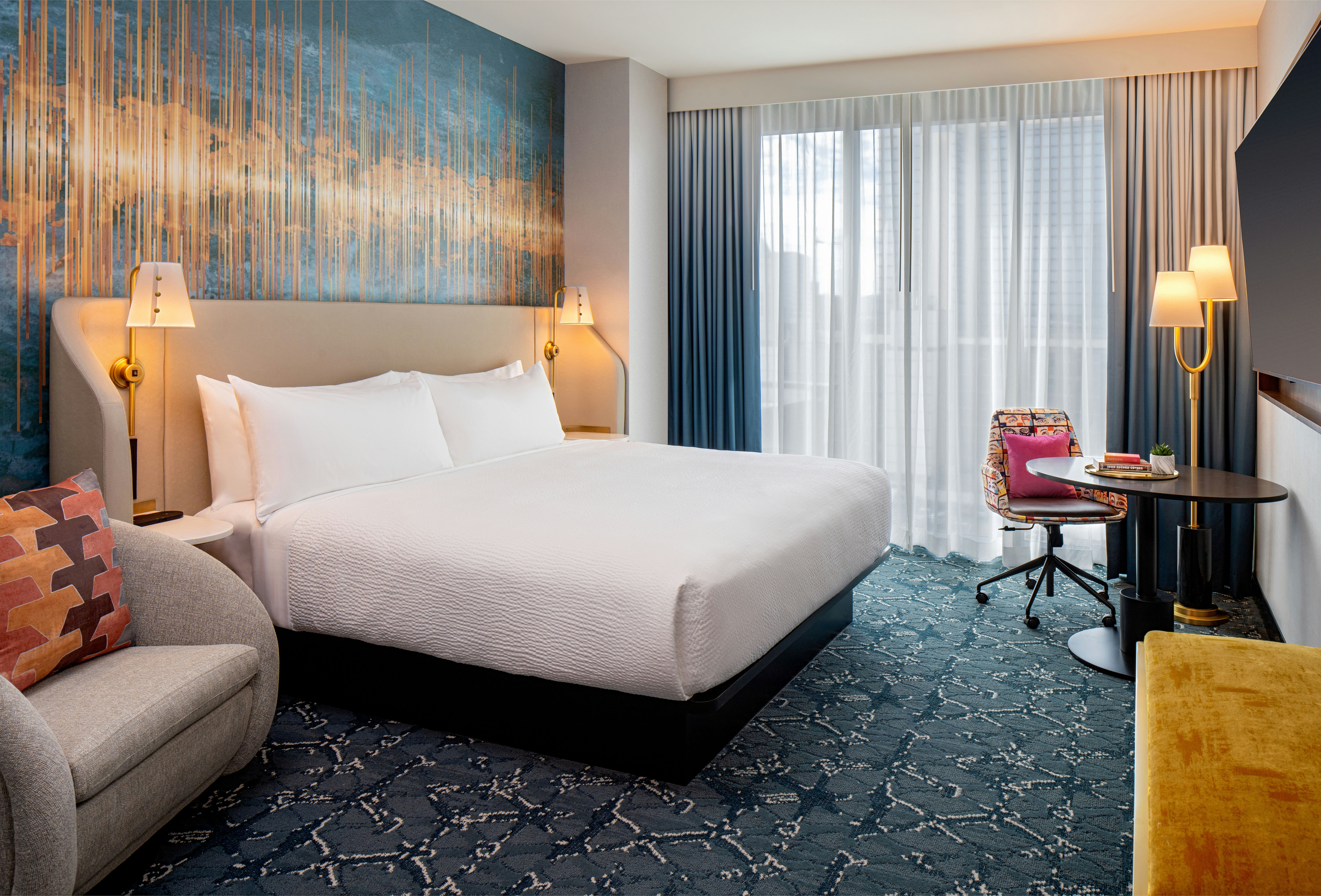 ROOM, KING BED